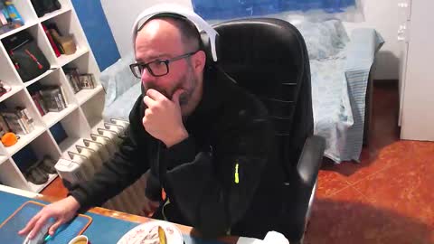 Snapshot of ravingr3d3 chatting on 02-15-26, 04:58 ravingr3d3 online show from 02-15-26, 04:58