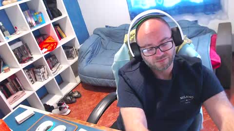 ravingr3d3 online show from 05-06-26, 02:00