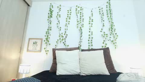 Snapshot of ray_weed chatting on 01-12-26, 12:49 Ray online show from 01-12-26, 12:49