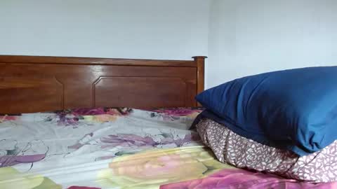 eyan online show from 11-15-25, 03:37