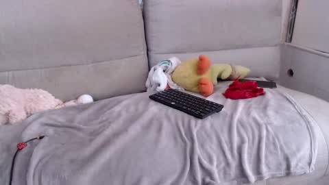 Snapshot of raycatt chatting on 11-01-25, 05:48 Ray online show from 11-01-25, 05:48