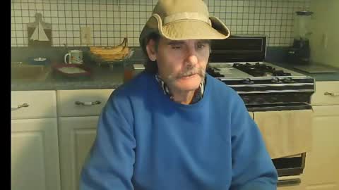 Ray online show from 10-10-25, 08:41