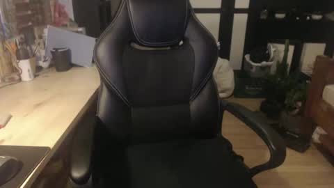 Snapshot of raymann8 chatting on 02-26-26, 04:39 Ray online show from 02-26-26, 04:39