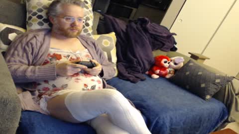 Snapshot of raymondsun chatting on 12-25-24, 10:50 Sunshine Ray online show from 12-25-24, 10:50