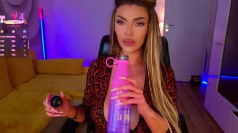 Snapshot of raysalexis19 chatting on 02-19-25, 12:33 raysalexis19 online show from 02-19-25, 12:33