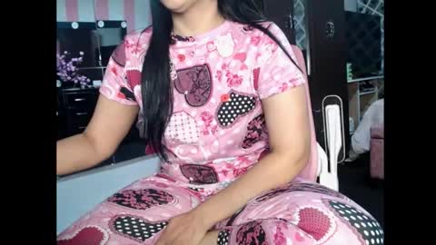 Snapshot of raysweet1 chatting on 12-20-25, 09:22 RAY online show from 12-20-25, 09:22