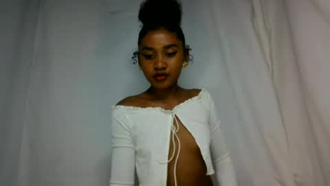 Snapshot of razafindrasoa chatting on 06-15-26, 02:19 razafindrasoa online show from 06-15-26, 02:19