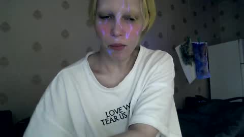 Snapshot of raziel_haze chatting on 04-05-26, 12:24 Yrriel Strife Candy-Demon Caveboy mr. Cringe online show from 04-05-26, 12:24
