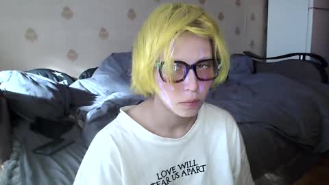 Snapshot of raziel_haze chatting on 04-06-26, 06:47 Yrriel Strife Candy-Demon Caveboy mr. Cringe online show from 04-06-26, 06:47