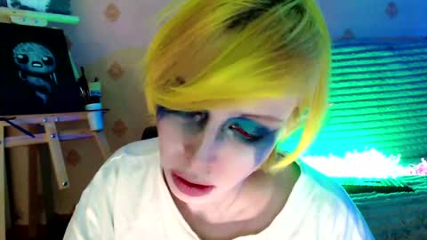 Snapshot of raziel_haze chatting on 04-07-26, 08:20 Yrriel Strife Candy-Demon Caveboy mr. Cringe online show from 04-07-26, 08:20