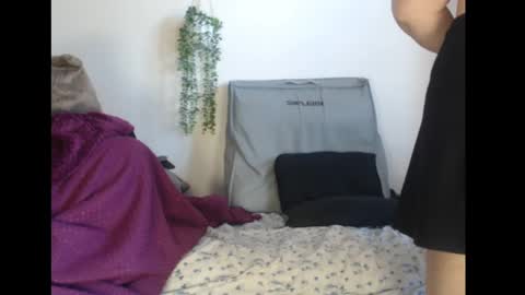 Fannie online show from 09-12-25, 04:40