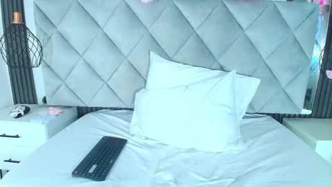 Snapshot of real_doncella_pussy chatting on 06-03-26, 01:36 DONCELLA online show from 06-03-26, 01:36
