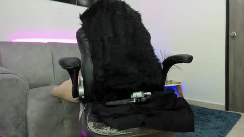 Alina Cruz online show from 02-18-25, 09:20