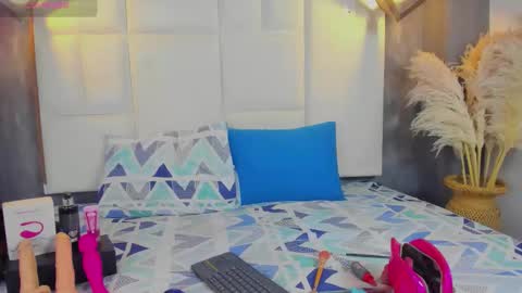 Snapshot of realbadbxtch chatting on 10-07-25, 05:54 Cattleya Exposito online show from 10-07-25, 05:54