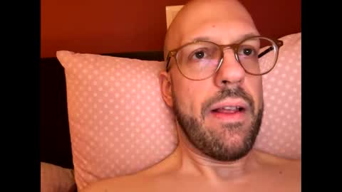 HugeSecret online show from 05-12-26, 01:08