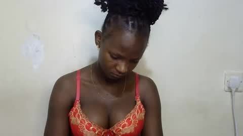 Snapshot of realqueen_ chatting on 03-04-25, 03:11 queen online show from 03-04-25, 03:11