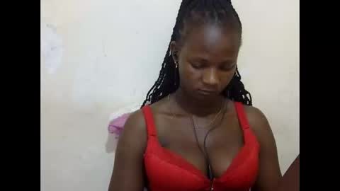 Snapshot of realqueen_ chatting on 03-05-25, 06:23 queen online show from 03-05-25, 06:23