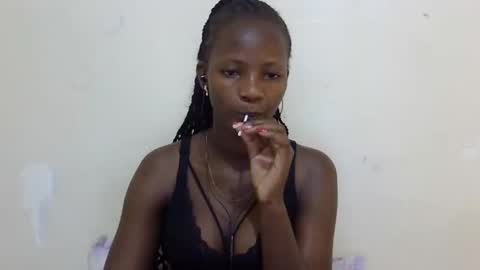 Snapshot of realqueen_ chatting on 03-08-25, 03:17 queen online show from 03-08-25, 03:17