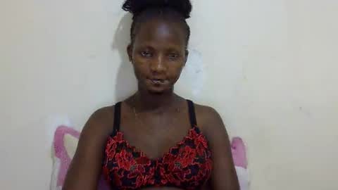 Snapshot of realqueen_ chatting on 03-09-25, 05:39 queen online show from 03-09-25, 05:39