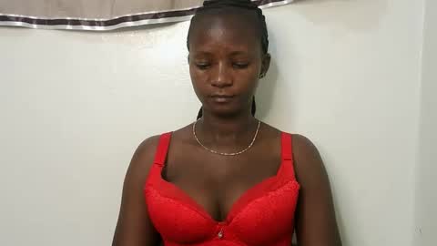 Snapshot of realqueen_ chatting on 09-17-25, 07:15 queen online show from 09-17-25, 07:15