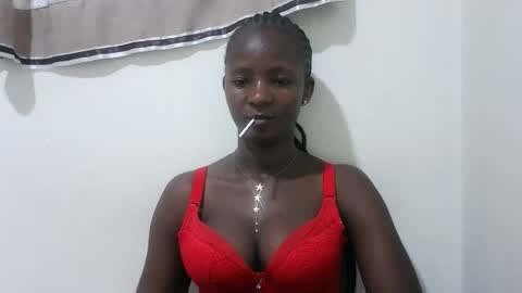 queen online show from 10-13-25, 05:02