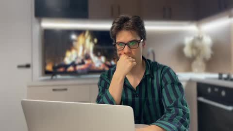 AliceEve online show from 02-16-25, 06:43