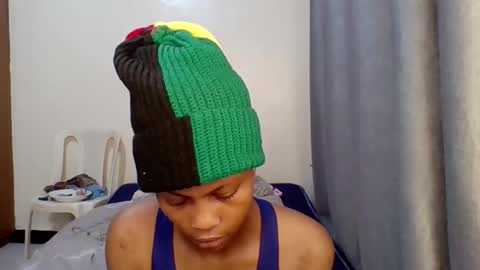 Snapshot of realysweets chatting on 09-14-25, 03:49 BEE AND DEE online show from 09-14-25, 03:49