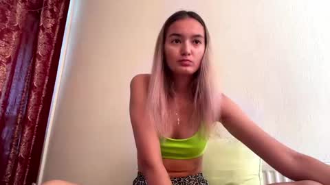 Risa online show from 08-04-26, 12:30