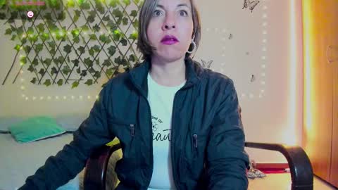 Snapshot of rebbeca09 chatting on 09-24-25, 10:40 Rebbeca online show from 09-24-25, 10:40