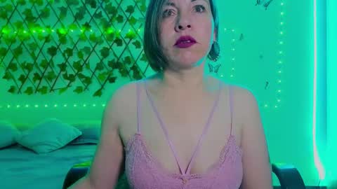 Snapshot of rebbeca09 chatting on 11-05-25, 10:26 Rebbeca online show from 11-05-25, 10:26