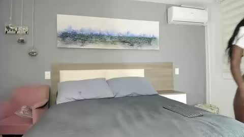 I invite you to my birthday on November 3th  online show from 09-25-25, 07:50