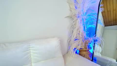 Rebeca Williams online show from 02-18-25, 08:47