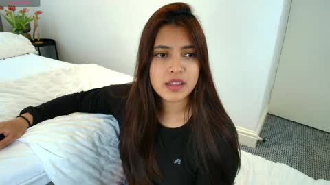 Rebeca Williams online show from 05-05-26, 01:30