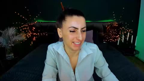 Snapshot of rebecca_diamonds chatting on 02-12-26, 06:19 rebecca_diamonds online show from 02-12-26, 06:19