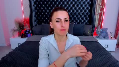 Snapshot of rebecca_diamonds chatting on 04-23-26, 12:29 rebecca_diamonds online show from 04-23-26, 12:29