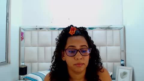 Snapshot of rebecca_mils chatting on 02-11-25, 10:37 R E B E C A online show from 02-11-25, 10:37