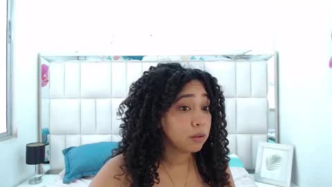 Snapshot of rebecca_mils chatting on 02-15-25, 02:22 R E B E C A online show from 02-15-25, 02:22