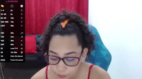 Snapshot of rebecca_mils chatting on 02-23-25, 10:39 R E B E C A online show from 02-23-25, 10:39