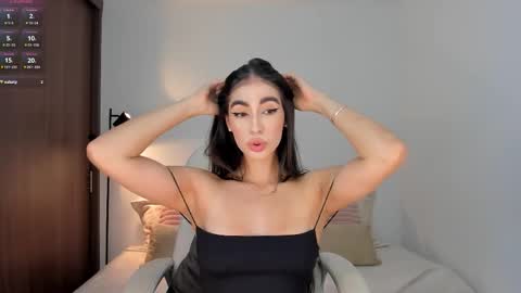 Snapshot of rebeccabaxter chatting on 10-05-25, 10:40 Rebecca online show from 10-05-25, 10:40