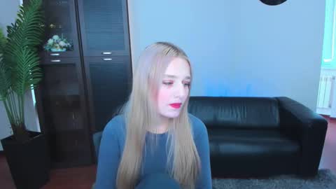 rebeccachamb online show from 09-25-25, 01:48