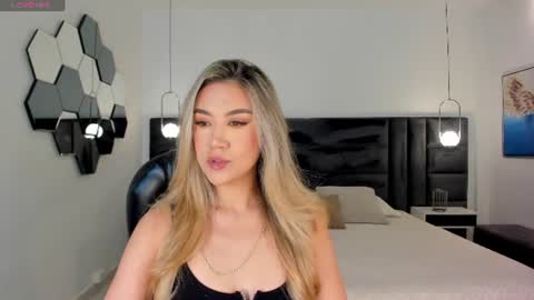 Rebe online show from 06-15-26, 06:32