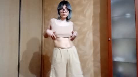 Snapshot of rebeckaaspinwall chatting on 03-20-26, 02:33 Zoe online show from 03-20-26, 02:33