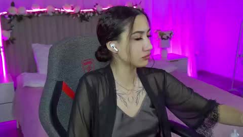 rebeckathornton online show from 12-17-25, 07:47