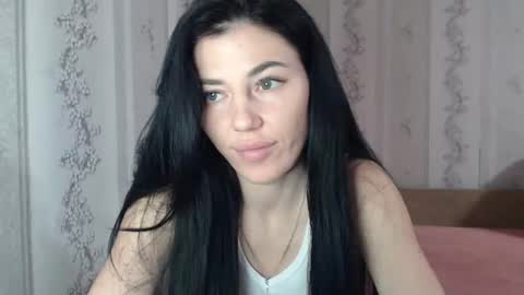 Snapshot of rebeka_08 chatting on 10-27-25, 07:18 Rebeka 08 online show from 10-27-25, 07:18