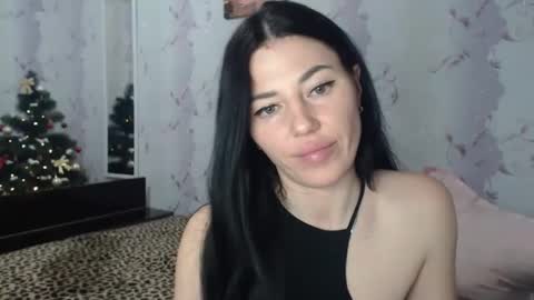 Snapshot of rebeka_08 chatting on 12-15-25, 08:24 Rebeka 08 online show from 12-15-25, 08:24
