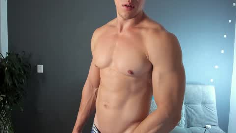 Snapshot of recce_taylor4 chatting on 02-01-25, 12:05 twitter REECET26 instagram RECCETAYLOR online show from 02-01-25, 12:05