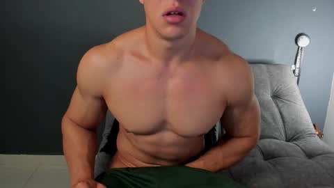 Snapshot of recce_taylor4 chatting on 10-08-25, 03:20 twitter REECET26 instagram RECCETAYLOR online show from 10-08-25, 03:20