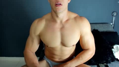 Snapshot of recce_taylor4 chatting on 10-22-25, 01:06 twitter REECET26 instagram RECCETAYLOR online show from 10-22-25, 01:06