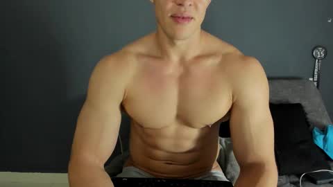 Snapshot of recce_taylor4 chatting on 10-29-25, 01:52 twitter REECET26 instagram RECCETAYLOR online show from 10-29-25, 01:52