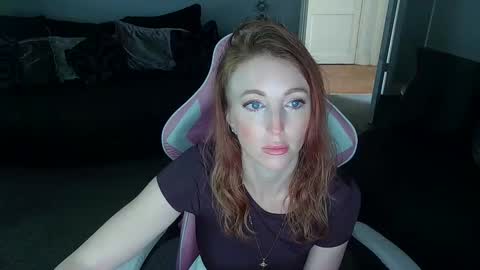 Snapshot of red_firesquirt chatting on 05-03-26, 05:19 Red - online show from 05-03-26, 05:19